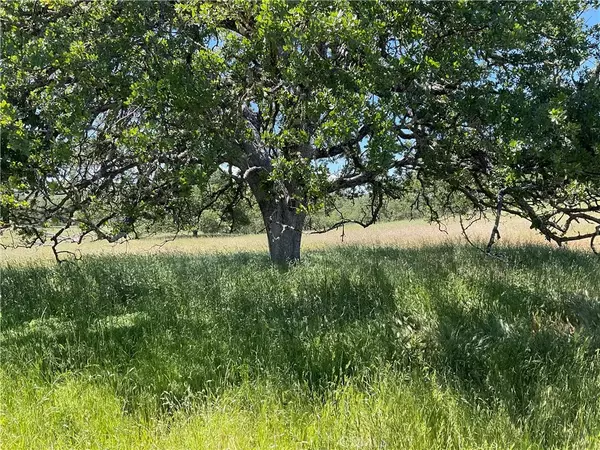 Bradley, CA 93426,2 Interlake