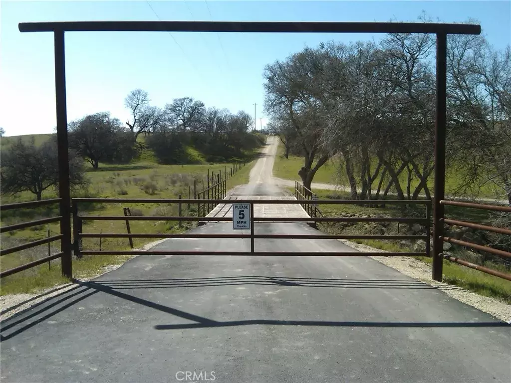 San Miguel, CA 93451,1 Nickel Creek