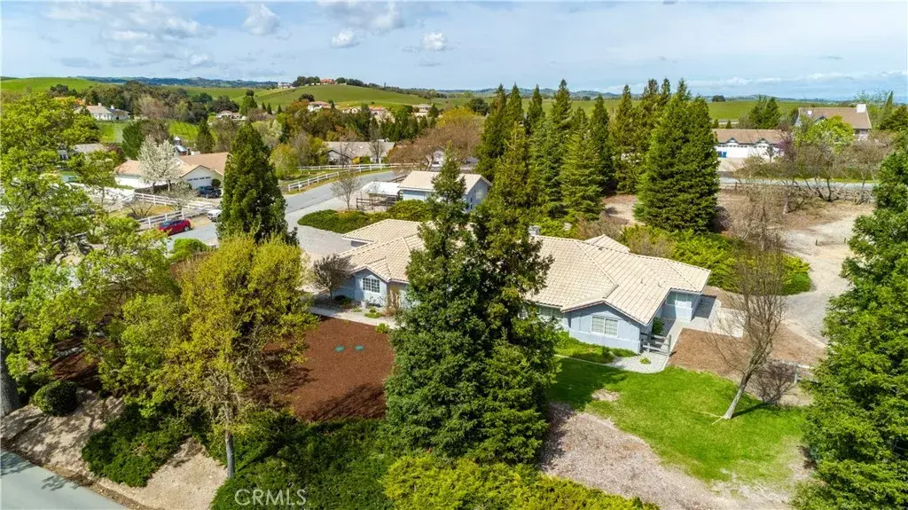 185 Helgren Court, Templeton, CA 93465