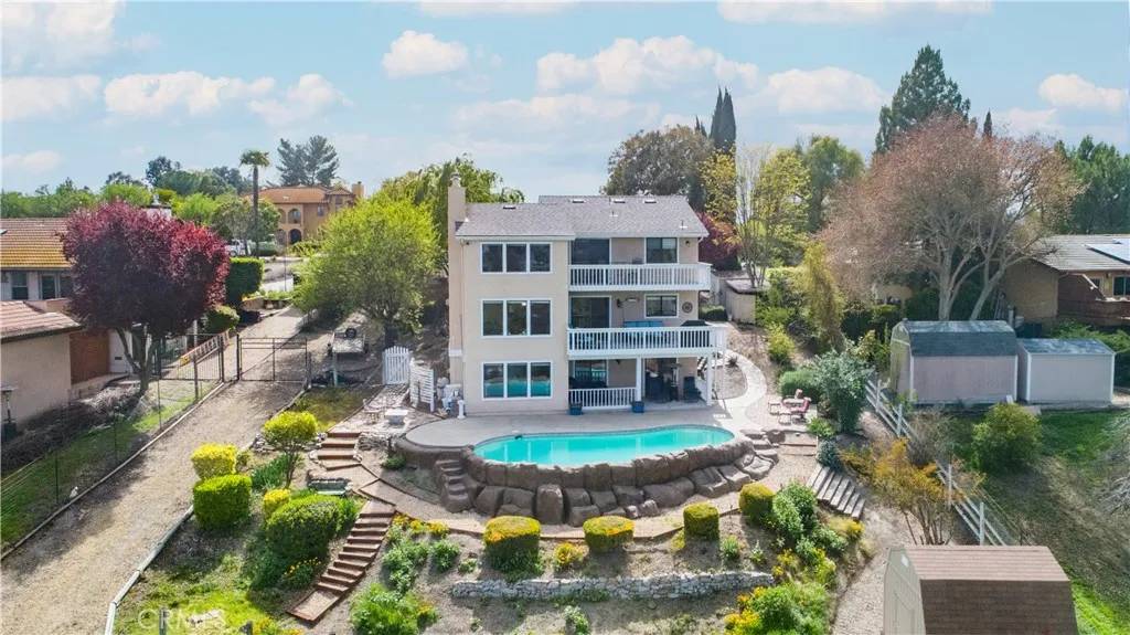 Paso Robles, CA 93446,940 Walnut Drive
