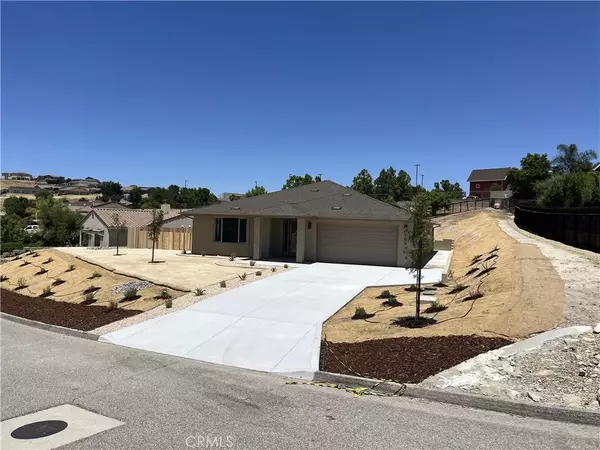 2235 Holly Drive, Paso Robles, CA 93446