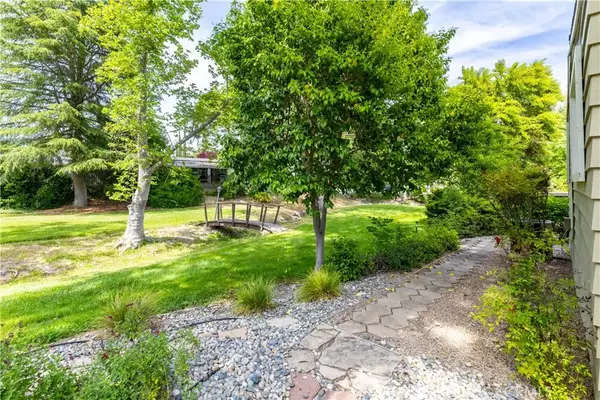 Paso Robles, CA 93446,76 Via San Carlos #76