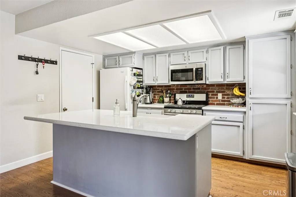 Paso Robles, CA 93446,829 Hogan Place