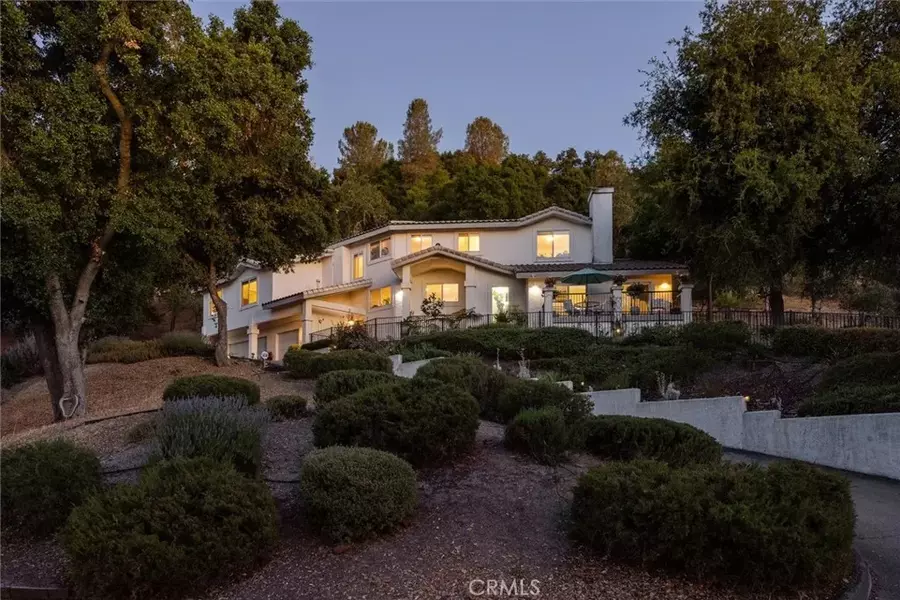 9230 Las Lomas Avenue, Atascadero, CA 93422
