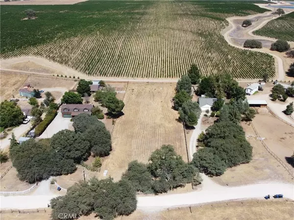 Paso Robles, CA 93446,5710 Fa-Rousse Way