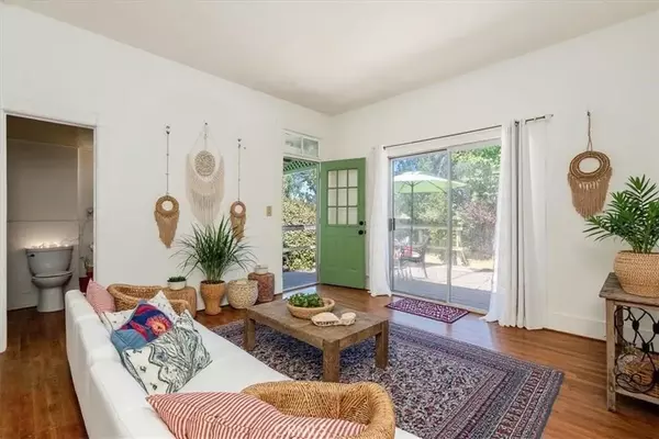 Paso Robles, CA 93446,647 Vine Street