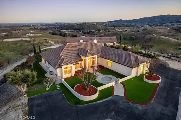 Paso Robles, CA 93446,5495 Vista Serrano