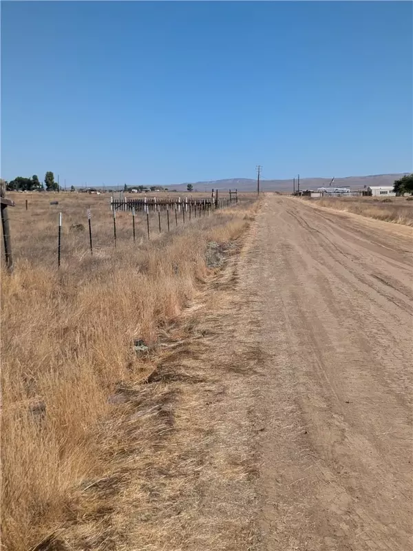 California Valley, CA 93453,0 Garnet