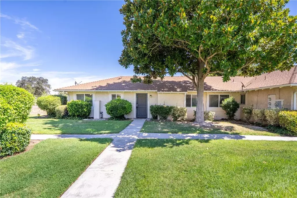 Paso Robles, CA 93446,121 Flag Way #C