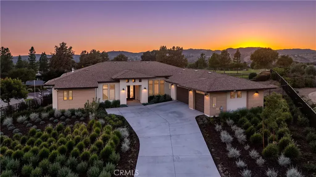 699 Waterford Court, Paso Robles, CA 93446