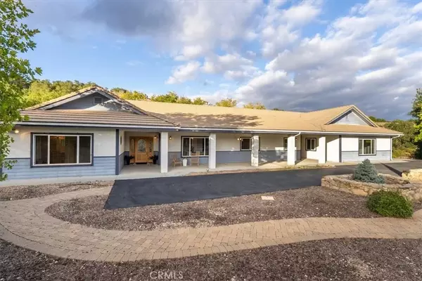 Paso Robles, CA 93446,4242 Las Tablas Willow Creek Road