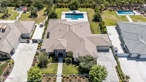 Bakersfield, CA 93314,4104 Woodcastle Way