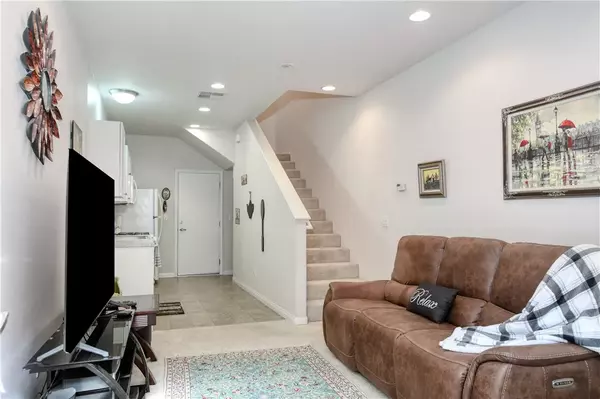 San Luis Obispo, CA 93401,864 Lawrence