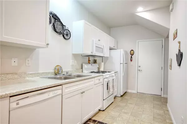 San Luis Obispo, CA 93401,864 Lawrence