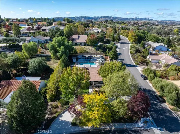 Paso Robles, CA 93446,1329 Crown