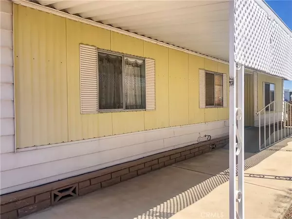 Bakersfield, CA 93308,400 E Roberts #99