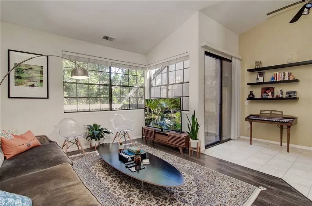 2526 W Macarthur Boulevard #J, Santa Ana, CA 92704