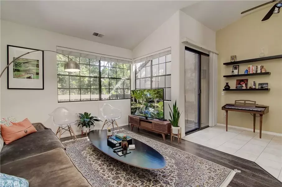 2526 W Macarthur Boulevard #J, Santa Ana, CA 92704
