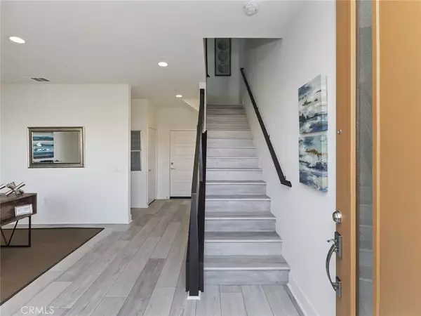 Costa Mesa, CA 92627,683 W 17th Street