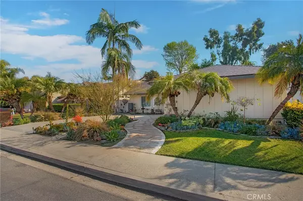 Mission Viejo, CA 92691,26072 Camino Adelanto