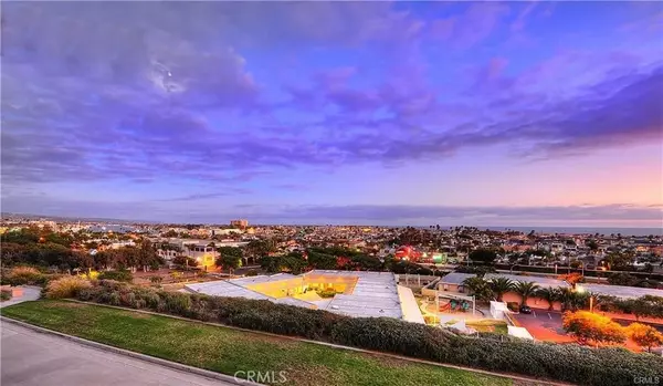 Newport Beach, CA 92663,210 Lille Lane #208
