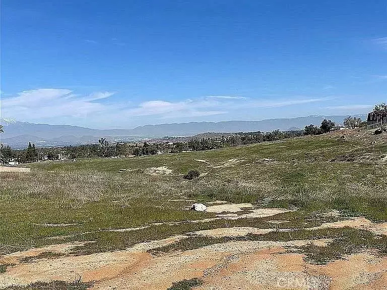 17900 Nandina, Riverside, CA 92508