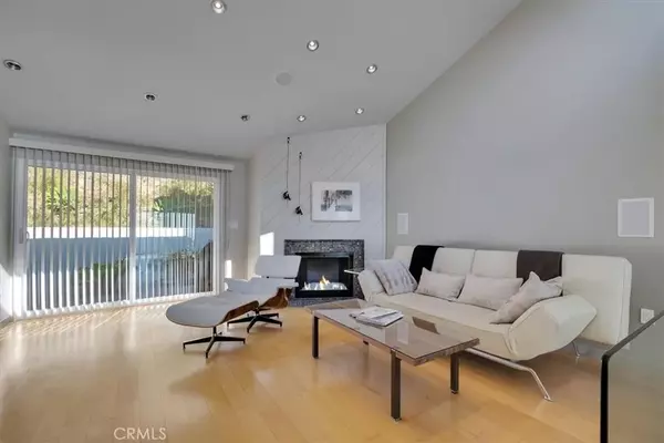 Laguna Beach, CA 92651,21635 Ocean Vista Drive #17