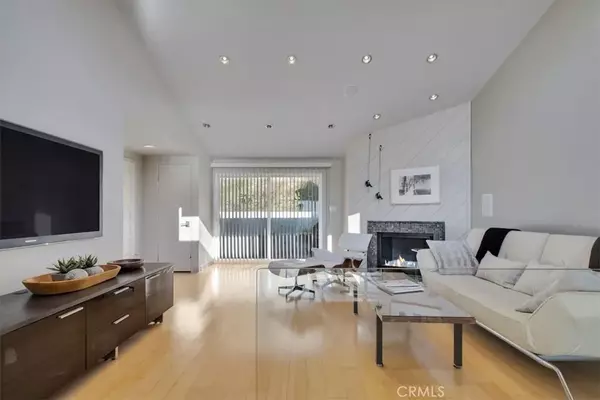 Laguna Beach, CA 92651,21635 Ocean Vista Drive #17