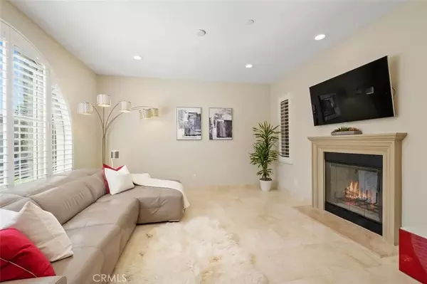 Irvine, CA 92620,63 Chantilly