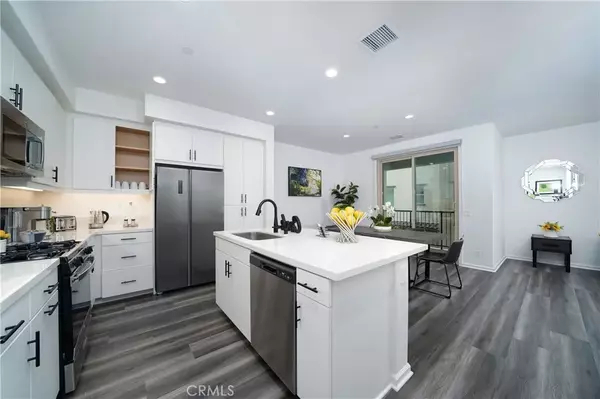 Anaheim, CA 92805,650 S Motif Street South