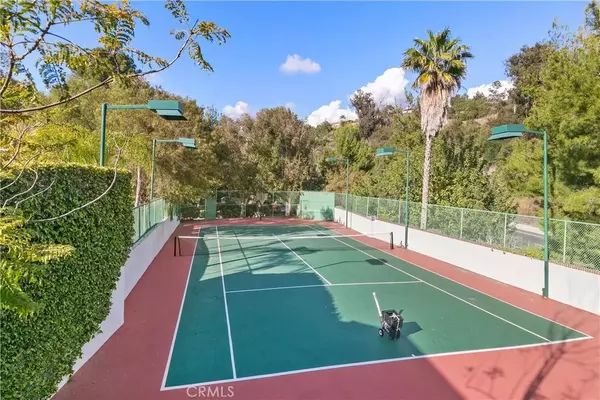 10282 Ambervale Lane, North Tustin, CA 92705