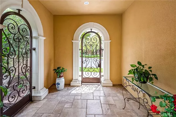 Irvine, CA 92602,25 Rawhide