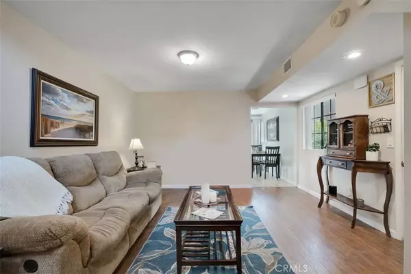 Stanton, CA 90680,10550 Knott Avenue #5