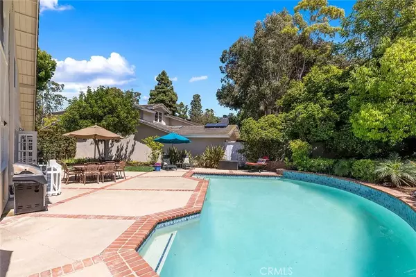 Irvine, CA 92603,16 Wandering Rill