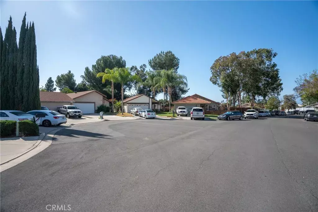 Corona, CA 92882,1576 Chalgrove Drive