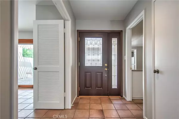 Irvine, CA 92612,5 Foxglove Way