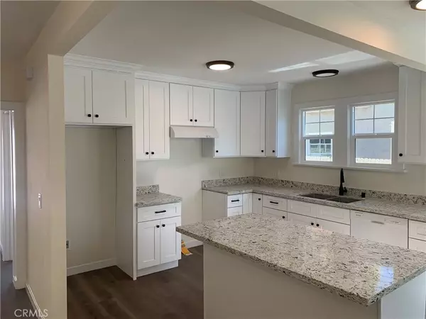 Santa Ana, CA 92703,806 N Lowell Street