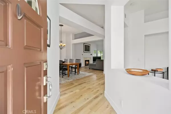 Laguna Niguel, CA 92677,1 Dion