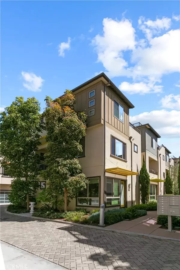 Costa Mesa, CA 92627,1827 Coastal Way