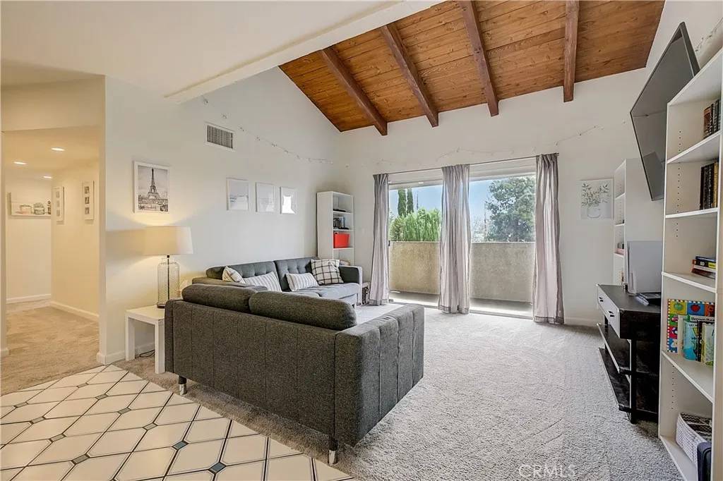 Granada Hills, CA 91344,10636 Woodley Avenue #64