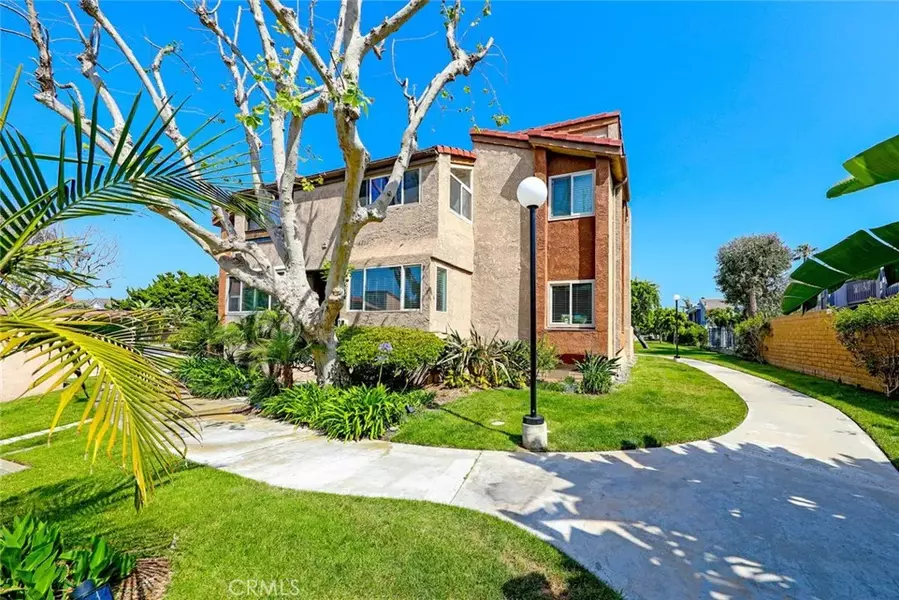 16857 Bluewater Lane #14, Huntington Beach, CA 92649