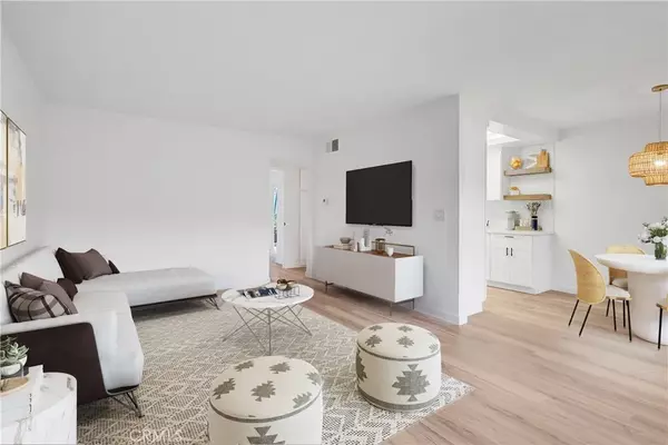 Santa Ana, CA 92704,1400 W Warner Avenue #5