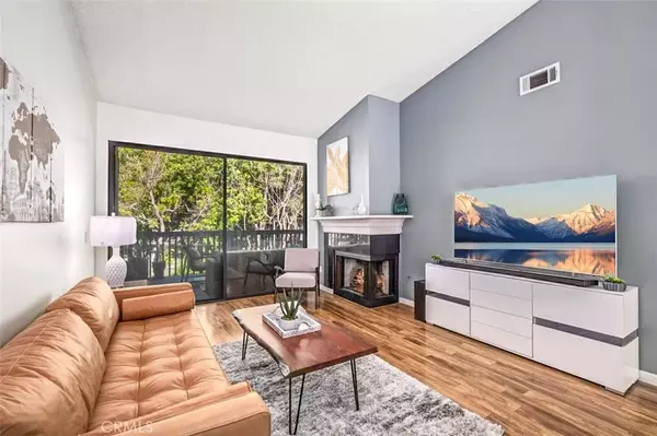 Santa Ana, CA 92704,2542 W Macarthur Boulevard #L