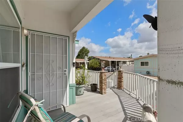 Corona, CA 92878,4901 Green River #37