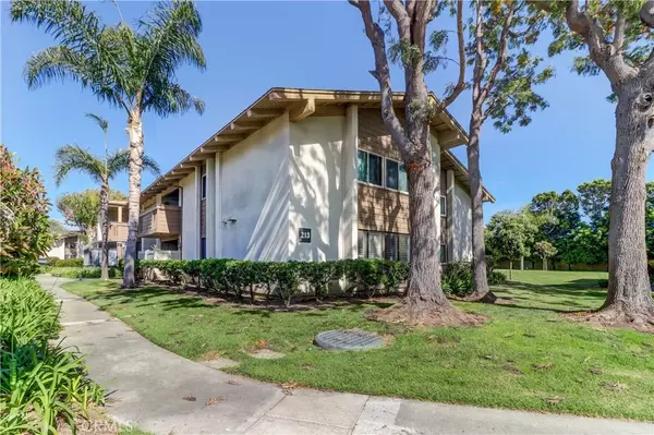 Huntington Beach, CA 92646,8877 Lauderdale Court #213-A