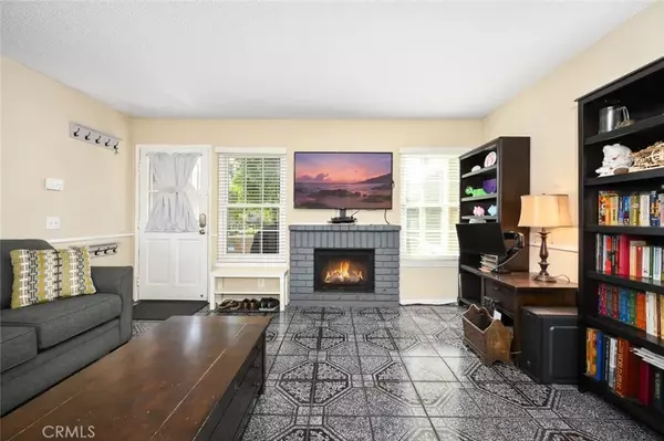 Santa Ana, CA 92704,1531 S Raitt Street #9