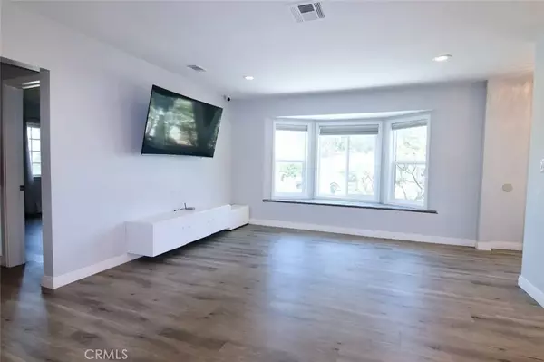 Anaheim, CA 92805,530 S S Resh Street