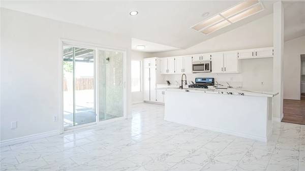 Victorville, CA 92392,12981 Sundown Road