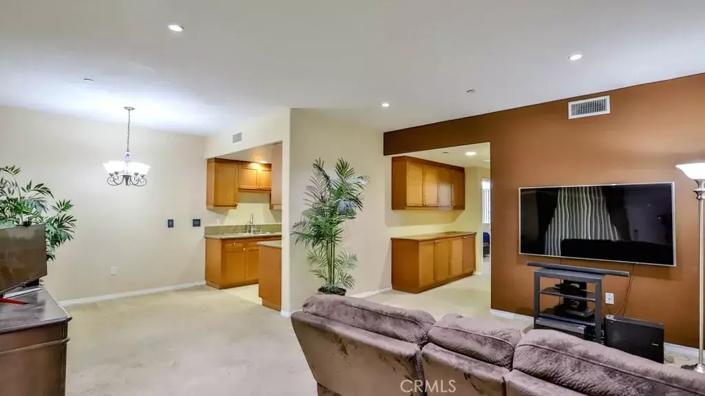 Fountain Valley, CA 92708,17230 Newhope Street #113