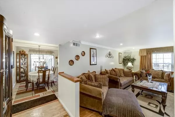 Anaheim, CA 92802,1517 W Chanticleer Road